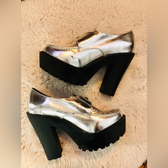 Silver platform bootie heels - Picture 2 of 6